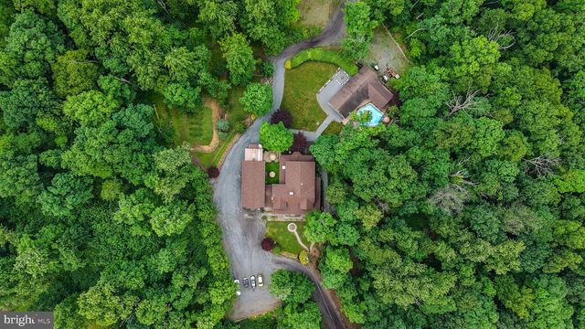 2101 OLD LANCASTER PI, Reinholds, PA 17569