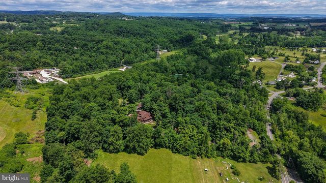 2101 OLD LANCASTER PI, Reinholds, PA 17569