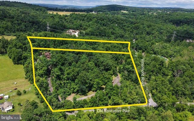 2101 OLD LANCASTER PI, Reinholds, PA 17569