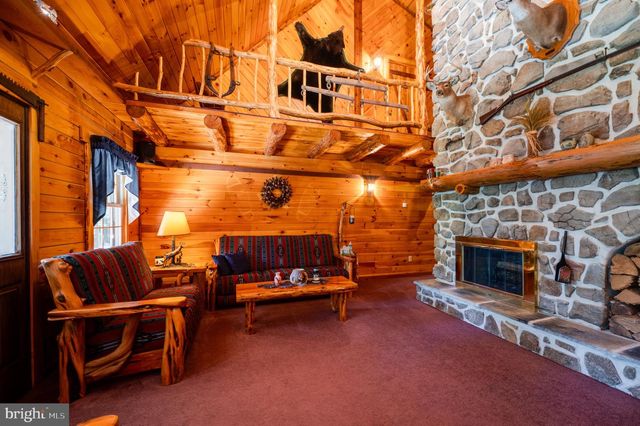 2101 OLD LANCASTER PI, Reinholds, PA 17569