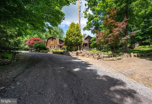 2101 OLD LANCASTER PI, Reinholds, PA 17569