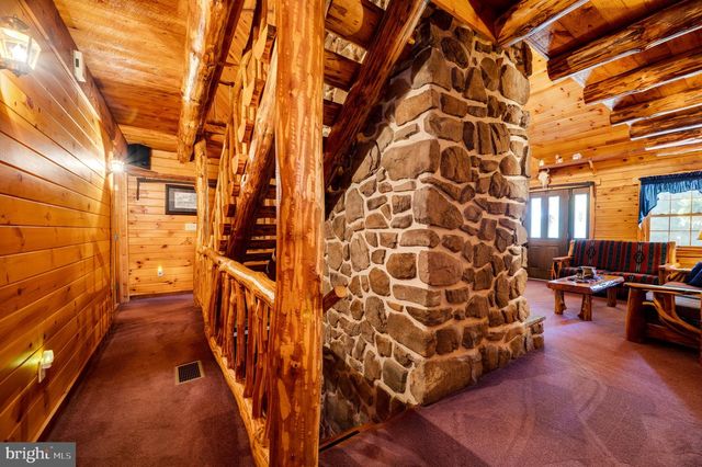 2101 OLD LANCASTER PI, Reinholds, PA 17569