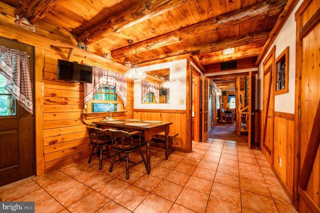 2101 OLD LANCASTER PI, Reinholds, PA 17569
