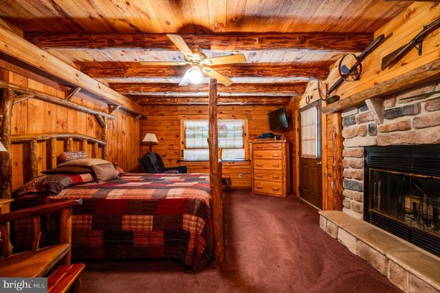 2101 OLD LANCASTER PI, Reinholds, PA 17569