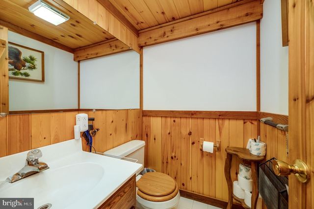 2101 OLD LANCASTER PI, Reinholds, PA 17569