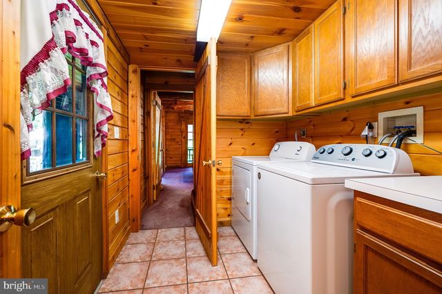 2101 OLD LANCASTER PI, Reinholds, PA 17569