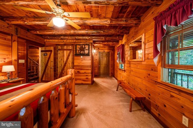 2101 OLD LANCASTER PI, Reinholds, PA 17569