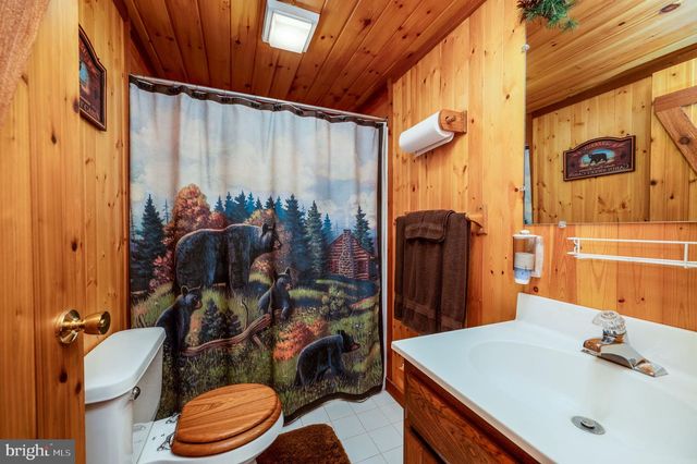 2101 OLD LANCASTER PI, Reinholds, PA 17569