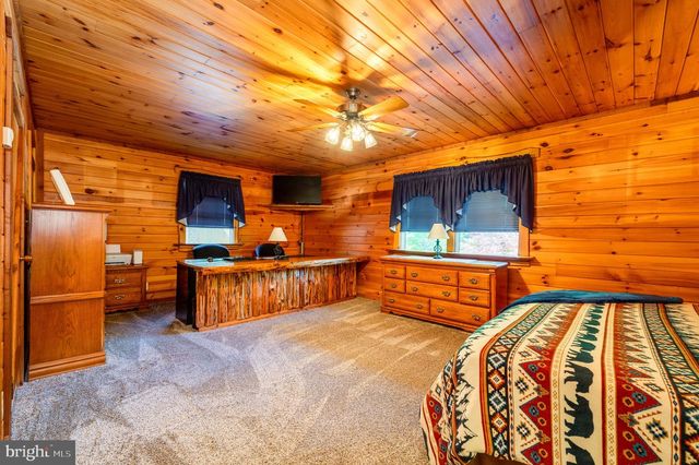 2101 OLD LANCASTER PI, Reinholds, PA 17569