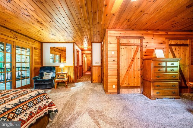 2101 OLD LANCASTER PI, Reinholds, PA 17569