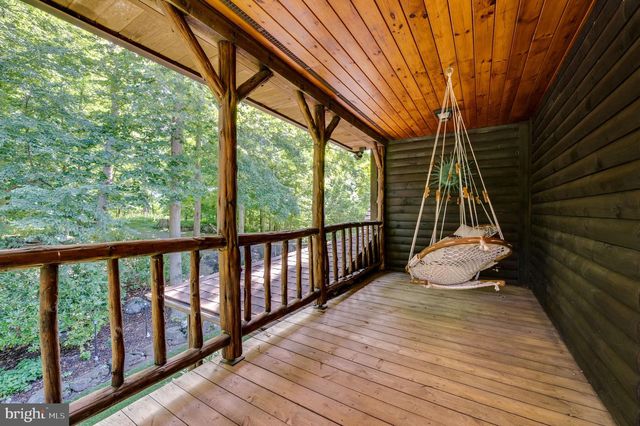 2101 OLD LANCASTER PI, Reinholds, PA 17569