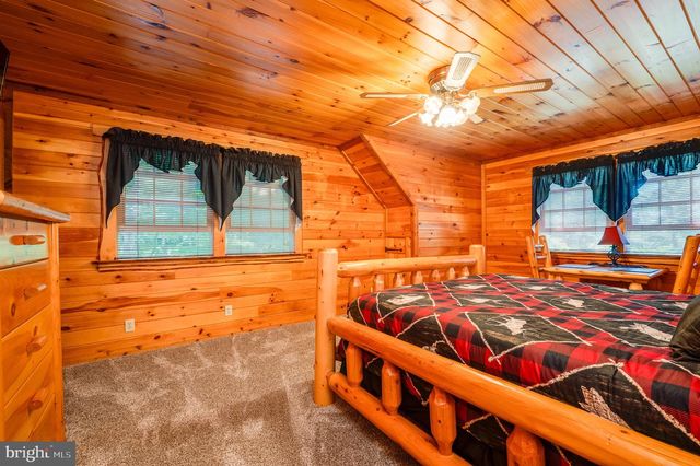 2101 OLD LANCASTER PI, Reinholds, PA 17569