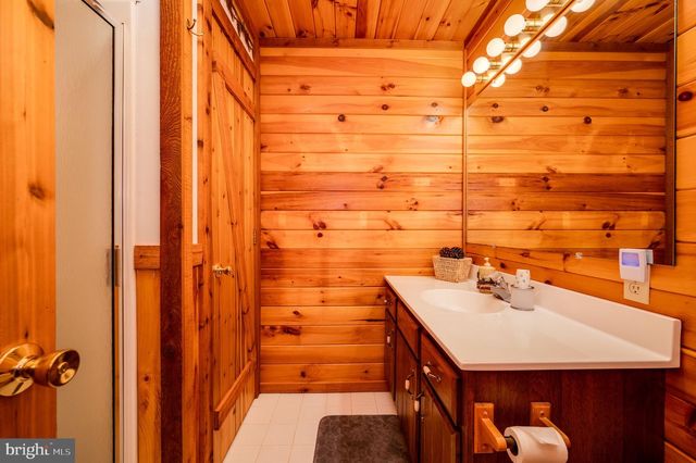 2101 OLD LANCASTER PI, Reinholds, PA 17569
