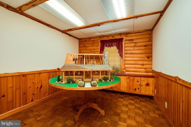 2101 OLD LANCASTER PI, Reinholds, PA 17569