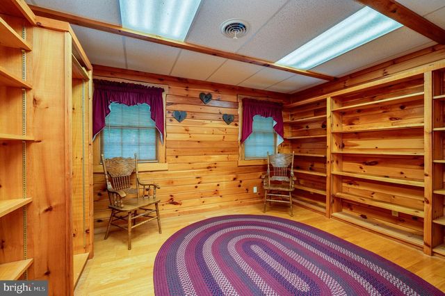 2101 OLD LANCASTER PI, Reinholds, PA 17569