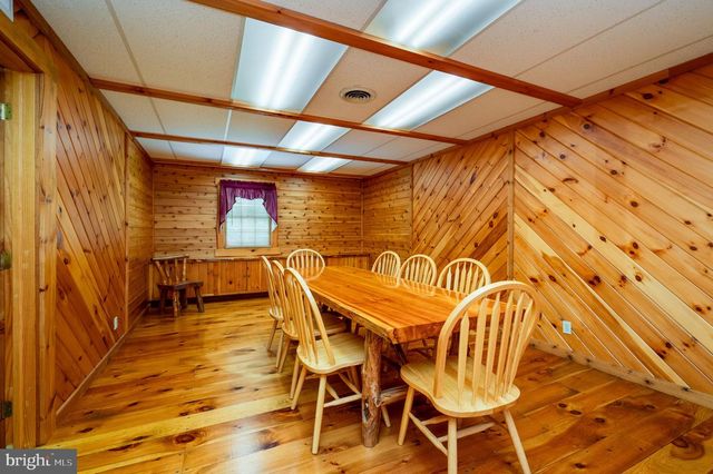 2101 OLD LANCASTER PI, Reinholds, PA 17569
