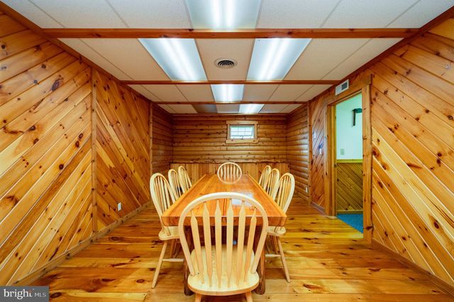 2101 OLD LANCASTER PI, Reinholds, PA 17569