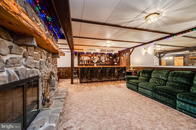 2101 OLD LANCASTER PI, Reinholds, PA 17569