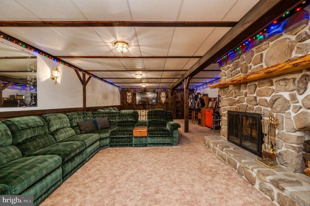 2101 OLD LANCASTER PI, Reinholds, PA 17569