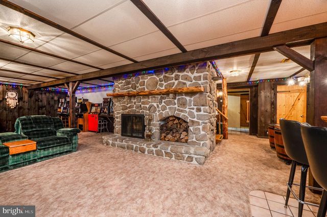 2101 OLD LANCASTER PI, Reinholds, PA 17569