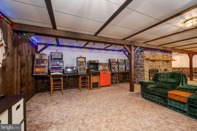 2101 OLD LANCASTER PI, Reinholds, PA 17569