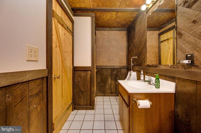 2101 OLD LANCASTER PI, Reinholds, PA 17569
