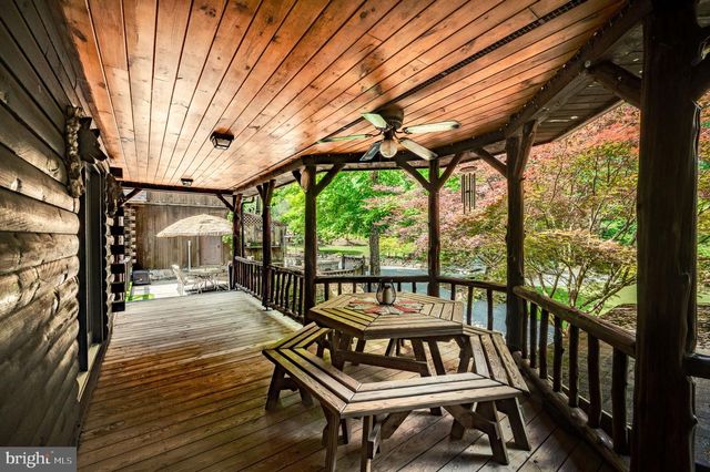 2101 OLD LANCASTER PI, Reinholds, PA 17569