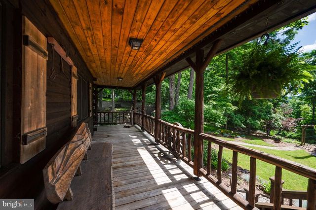 2101 OLD LANCASTER PI, Reinholds, PA 17569
