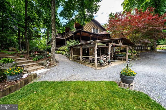 2101 OLD LANCASTER PI, Reinholds, PA 17569
