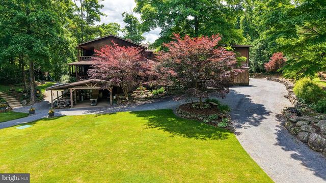 2101 OLD LANCASTER PI, Reinholds, PA 17569