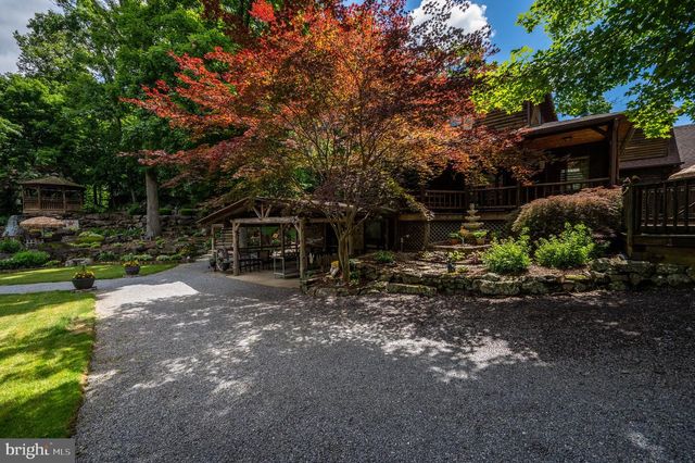 2101 OLD LANCASTER PI, Reinholds, PA 17569