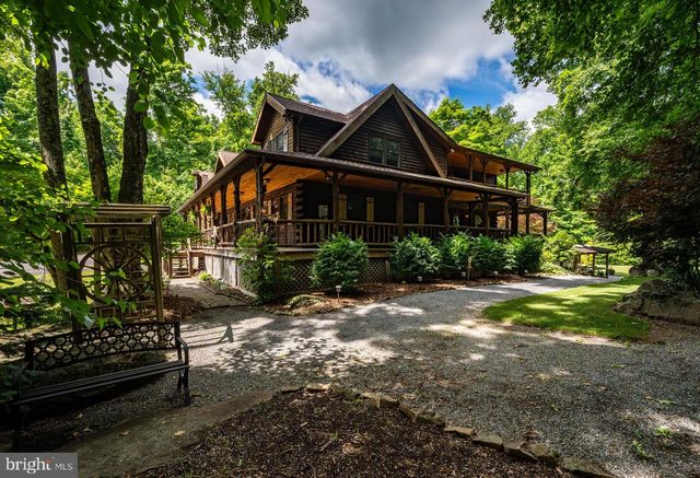 2101 OLD LANCASTER PI, Reinholds, PA 17569
