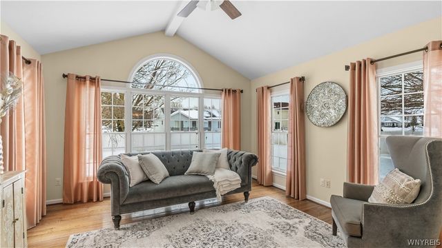 16 Park Walk, Lancaster, NY 14086