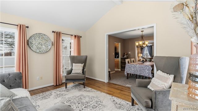 16 Park Walk, Lancaster, NY 14086