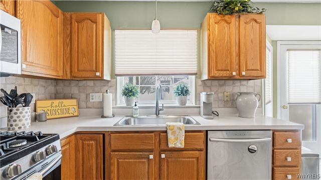 16 Park Walk, Lancaster, NY 14086