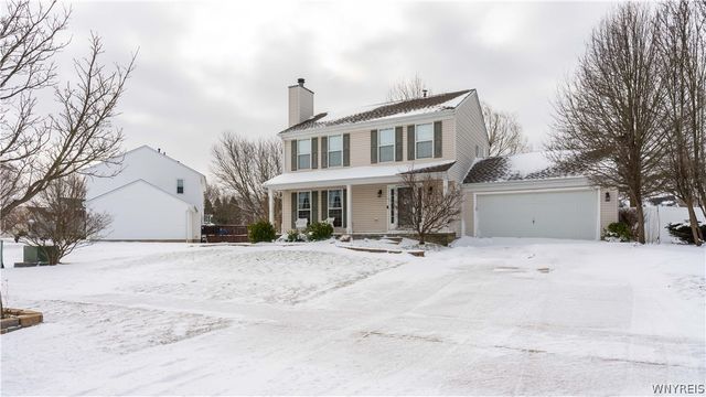 16 Park Walk, Lancaster, NY 14086