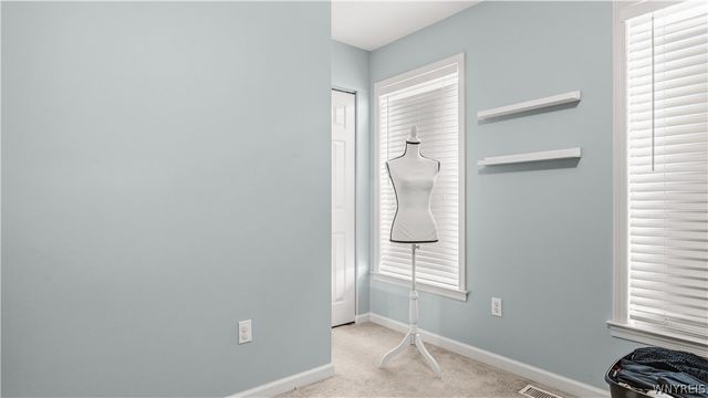 16 Park Walk, Lancaster, NY 14086