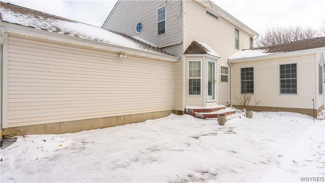 16 Park Walk, Lancaster, NY 14086