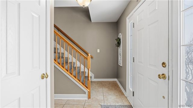 16 Park Walk, Lancaster, NY 14086