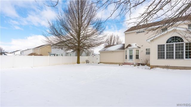 16 Park Walk, Lancaster, NY 14086