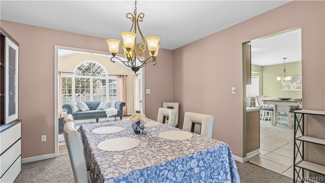 16 Park Walk, Lancaster, NY 14086