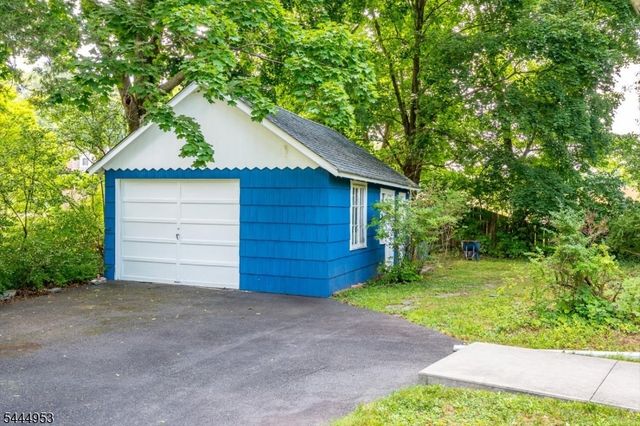 50 Forest Ave, Franklin Twp., NJ 08540