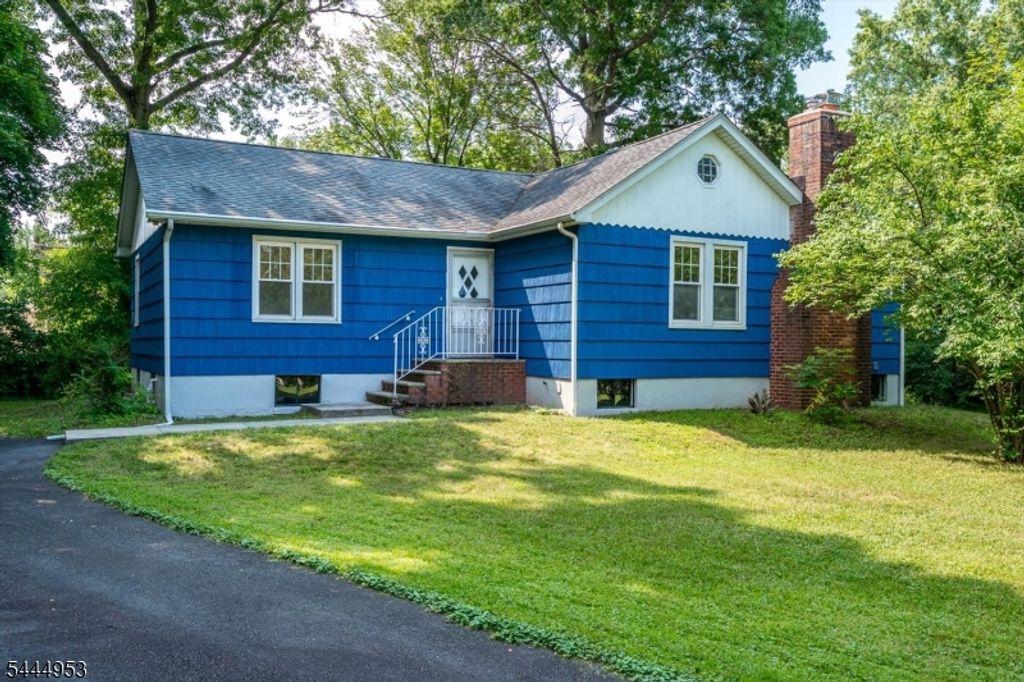 50 Forest Ave, Franklin Twp., NJ 08540