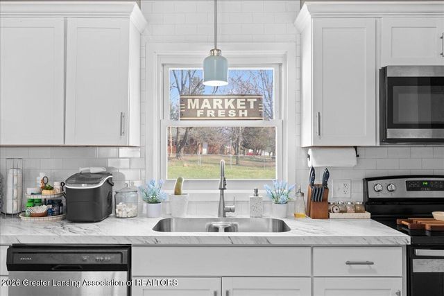 5350 Blue Haven Drive, East Lansing, MI 48823