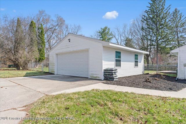 5350 Blue Haven Drive, East Lansing, MI 48823
