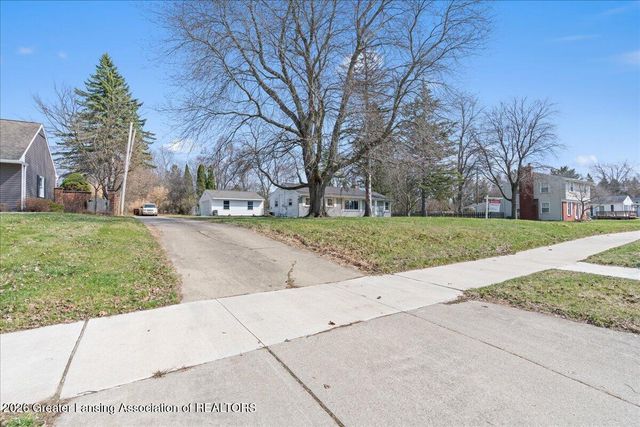 5350 Blue Haven Drive, East Lansing, MI 48823