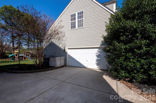 6610 Olmsford Drive, Huntersville, NC 28078