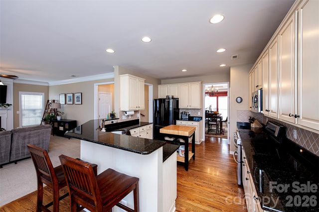 6610 Olmsford Drive, Huntersville, NC 28078