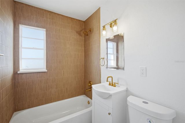 3805 W PEARL AVENUE, Tampa, FL 33611