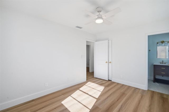 3805 W PEARL AVENUE, Tampa, FL 33611